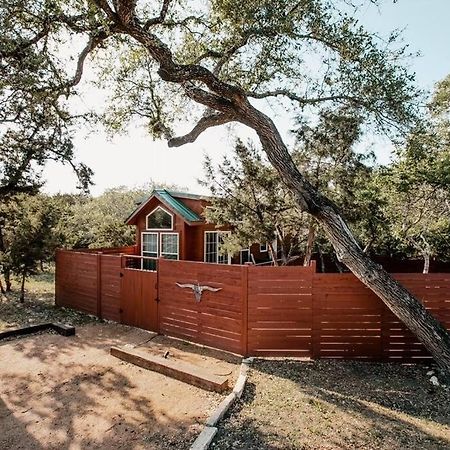 The Longhorn Cabin - Cabins At Rim Rock Austin Exteriör bild